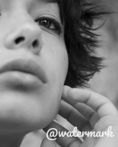remove watermark - b&w woman portrait with watermark