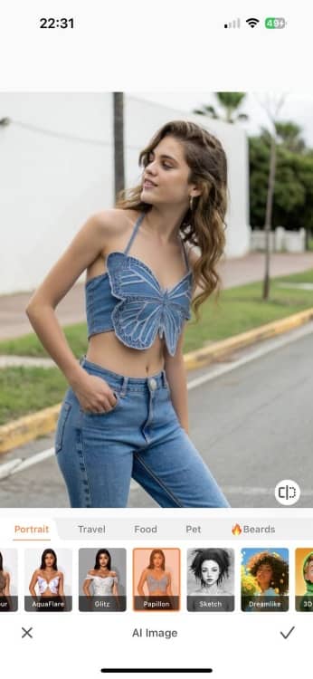 AirBrush AI Image App Screenshot PT - woman in blue t-shirt after changing outfit