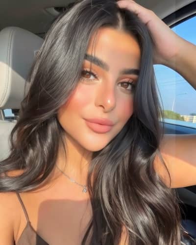 Lip Filler Simulator - selfie in the car before