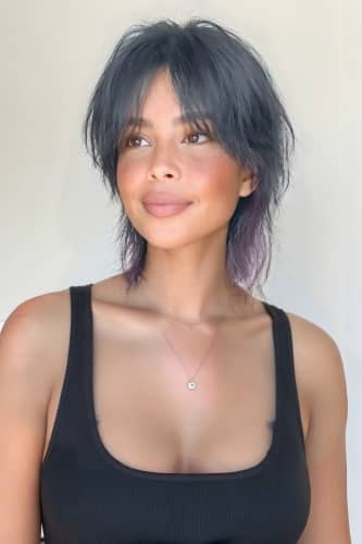 change hairstyle - example woman with layered haircut after